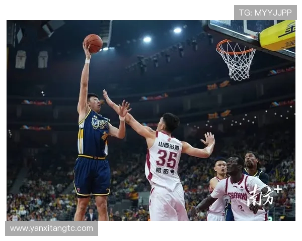 山西男篮与江苏男篮激战正酣谁能在这场对决中笑到最后